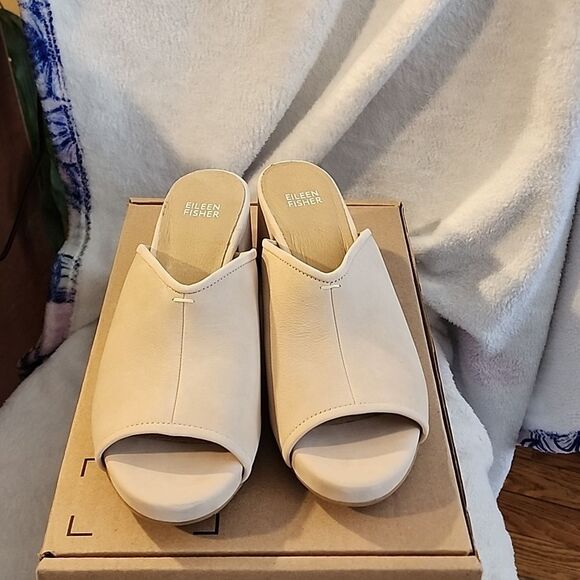 Eileen Fisher size 10 Chunky heel - Picture 2 of 5